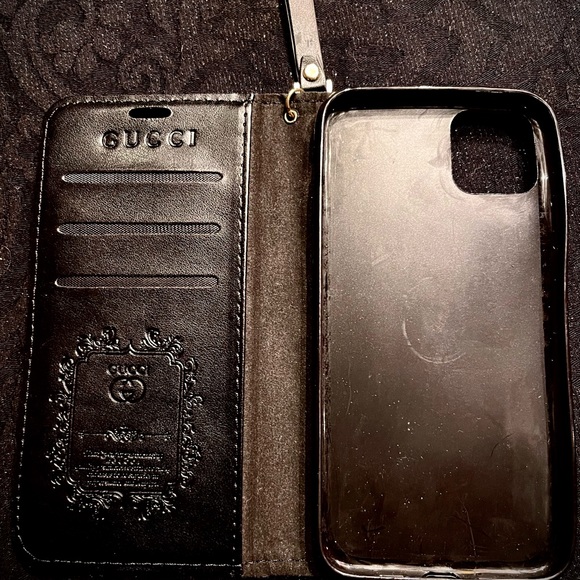 iPhone 11 Pro Max case. Authentic Gucci case - Picture 3 of 5